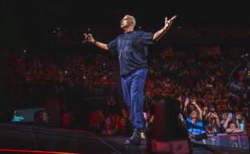 Eros Ramazzotti conquista Barcelona con un repaso a cuatro décadas de éxitos