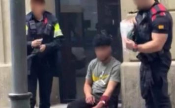 Herido en una pelea con arma blanca en el Raval Herido en una pelea con arma blanca en el Raval