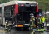 Incendio de un autobús de TMB en el paseo de Joan de Borbó sin heridos Incendio de un autobús de TMB en el paseo de Joan de Borbó sin heridos