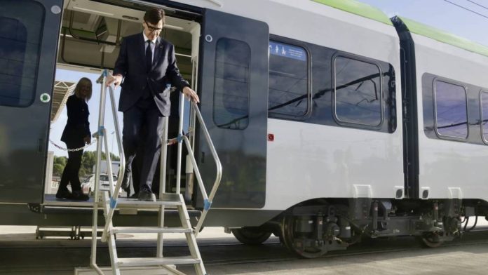 La R-Aeroport abre una nueva negociación política entre Gobierno y ComunsLa R-Aeroport abre una nueva negociación política entre Gobierno y Comuns