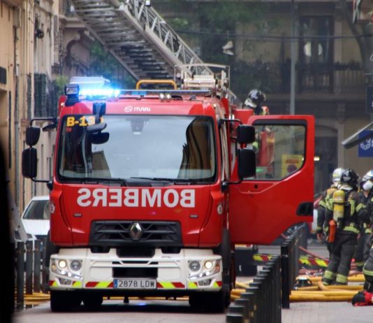La explosión de una bombona de butano en una vivienda de Poblenou deja 11 heridos La explosión de una bombona de butano en una vivienda de Poblenou deja 11 heridos