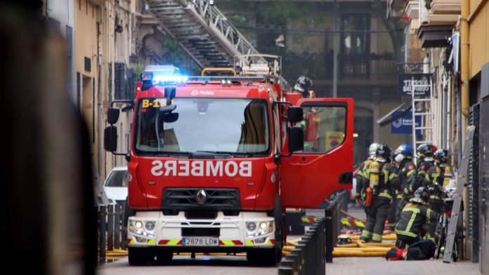 La explosión de una bombona de butano en una vivienda de Poblenou deja 11 heridos