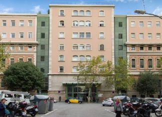 La mujer aislada en el Clínic de Barcelona da negativo en la segunda PCR La mujer aislada en el Clínic de Barcelona da negativo en la segunda PCR