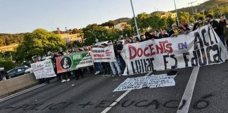 Las movilizaciones de docentes provocan cortes de tráfico en Barcelona y alrededores Las movilizaciones de docentes provocan cortes de tráfico en Barcelona y alrededores