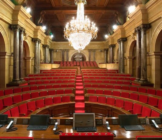 Élite Taxi reclama agilidad en la ley del transporte y denuncia bloqueos en el Parlament Élite Taxi reclama agilidad en la ley del transporte y denuncia bloqueos en el Parlament