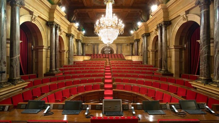 Élite Taxi reclama agilidad en la ley del transporte y denuncia bloqueos en el Parlament