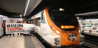 Plataformas de usuarios rechazan el tren lanzadera al aeropuerto de Barcelona Plataformas de usuarios rechazan el tren lanzadera al aeropuerto de Barcelona