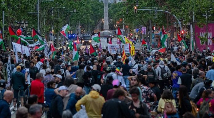 Protestas en Barcelona por la detención de dos activistas de la Flotilla Protestas en Barcelona por la detención de dos activistas de la Flotilla