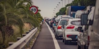 Regreso tras la Segunda Pascua: 300.000 coches colapsan los accesos a Barcelona Regreso tras la Segunda Pascua 300.000 coches colapsan los accesos a Barcelona