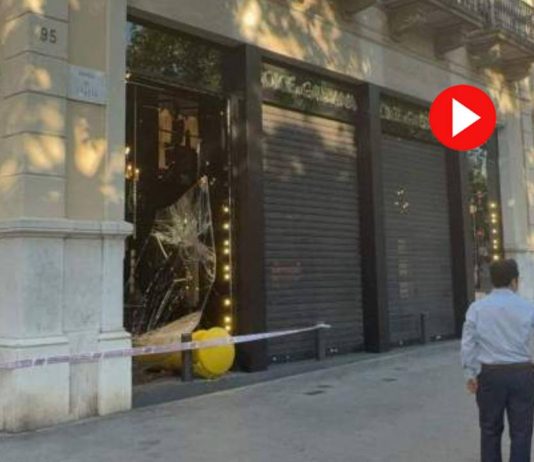 Robo con alunizaje en Passeig de Gràcia: asaltan la tienda de lujo Dolce & Gabbana Robo con alunizaje en Passeig de Gràcia asaltan la tienda de lujo Dolce & Gabbana