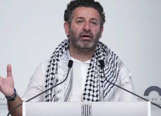 Israel expulsa a los activistas de la flotilla tras días de detención Israel expulsa a los activistas de la flotilla tras días de detención