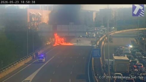 incendi-d-un-autocar-a-la-c-31-a-badalona-frame-at-0m4s_6_489x275