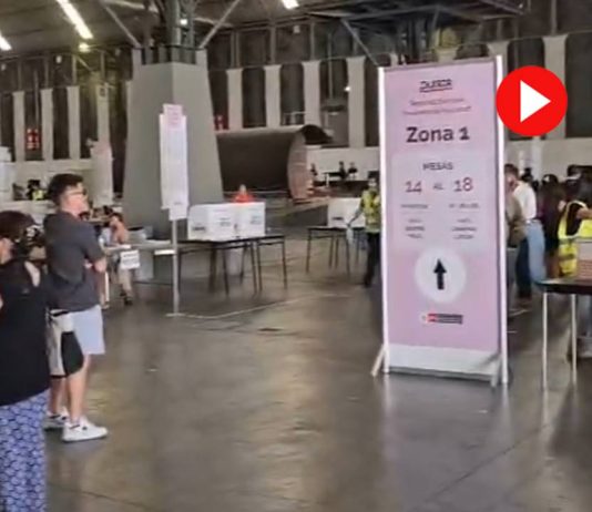 Barcelona acoge el voto peruano mientras Fujimori y Sánchez se disputan la presidencia Barcelona acoge el voto peruano mientras Fujimori y Sánchez se disputan la presidencia