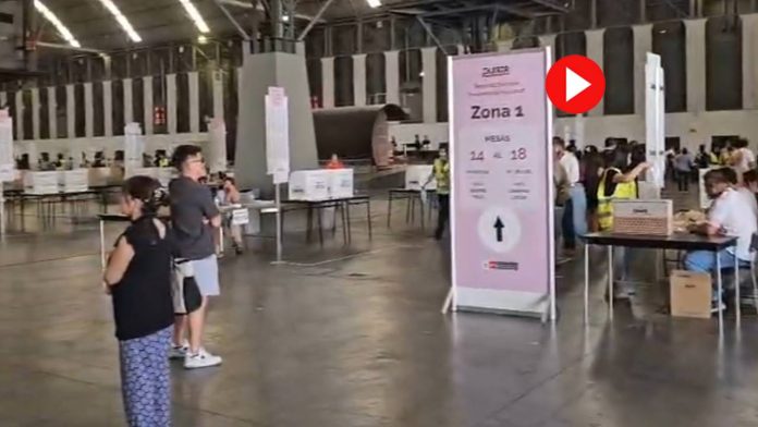 Barcelona acoge el voto peruano mientras Fujimori y Sánchez se disputan la presidencia