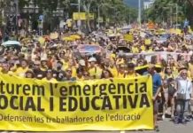 Barcelona acoge una multitudinaria manifestación de docentes y familias Barcelona acoge una multitudinaria manifestación de docentes y familias