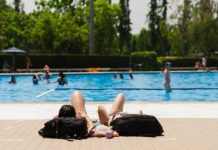 Barcelona activa la temporada de piscinas municipales al aire libre con apertura progresiva Barcelona activa la temporada de piscinas municipales al aire libre con apertura progresiva