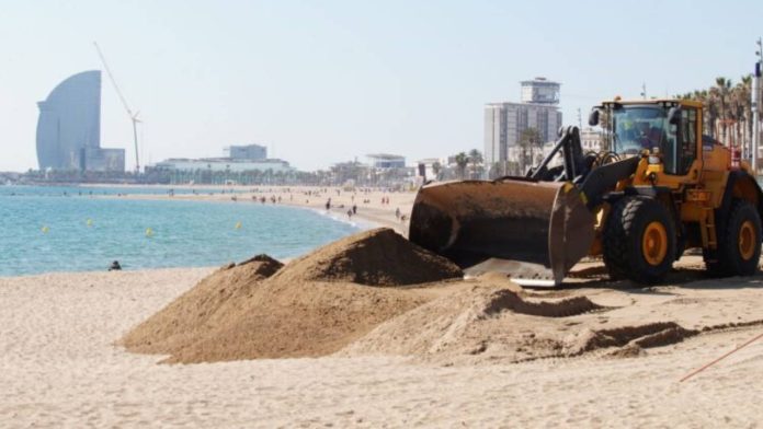 Barcelona adelanta la temporada de baño a Semana Santa tras un invierno de temporales Barcelona adelanta la temporada de baño a Semana Santa tras un invierno de temporales