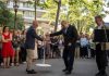 Barcelona homenajea a Antoni Gaudí en el lugar donde sufrió el accidente mortal Barcelona homenajea a Antoni Gaudí en el lugar donde sufrió el accidente mortal