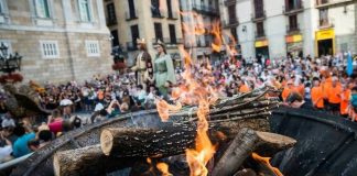 Barcelona recibe la Llama del Canigó 2026 en la víspera de Sant Joan Barcelona recibe la Llama del Canigó 2026 en la víspera de Sant Joan