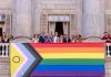 Barcelona reivindica el Orgullo LGTBI con la izada del Arco Iris en el Ayuntamiento Barcelona reivindica el Orgullo LGTBI con la izada del Arco Iris en el Ayuntamiento