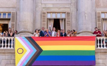 Barcelona reivindica el Orgullo LGTBI con la izada del Arco Iris en el Ayuntamiento Barcelona reivindica el Orgullo LGTBI con la izada del Arco Iris en el Ayuntamiento