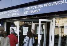 CGT alerta del colapso en las oficinas de Tráfico de Barcelona por la falta de personal CGT alerta del colapso en las oficinas de Tráfico de Barcelona por la falta de personal