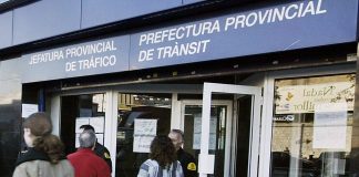 CGT alerta del colapso en las oficinas de Tráfico de Barcelona por la falta de personal CGT alerta del colapso en las oficinas de Tráfico de Barcelona por la falta de personal