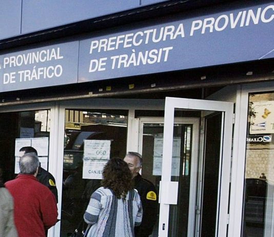 CGT alerta del colapso en las oficinas de Tráfico de Barcelona por la falta de personal CGT alerta del colapso en las oficinas de Tráfico de Barcelona por la falta de personal