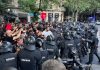 Cargas policiales en una movilización antifascista en el Eixample de Barcelona Cargas policiales en una movilización antifascista en el Eixample de Barcelona