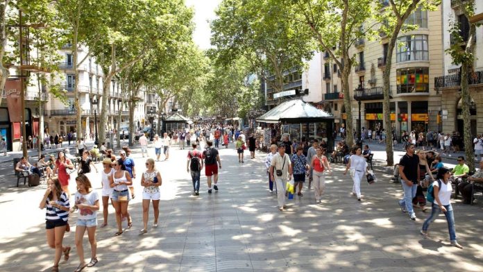 Cuatro detenidos por distribuir drogas a turistas en La Rambla