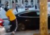 Cuatro detenidos tras una violenta pelea en la Rambla del Raval de Barcelona Cuatro detenidos tras una violenta pelea en la Rambla del Raval de Barcelona