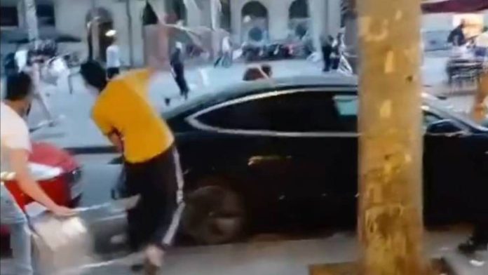 Cuatro detenidos tras una violenta pelea en la Rambla del Raval de Barcelona