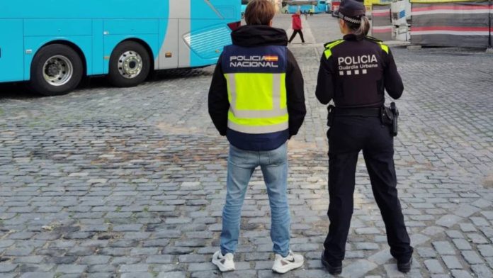 Detenido en Barcelona con 139 móviles robados tras el Primavera Sound Detenido en Barcelona con 139 móviles robados tras el Primavera Sound