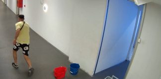 Detenido en Barcelona un ladrón que asaltaba a sus víctimas en los baños de un centro comercial Detenido en Barcelona un ladrón que asaltaba a sus víctimas en los baños de un centro comercial
