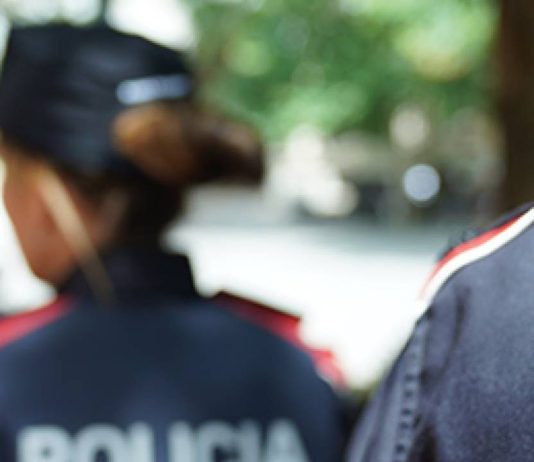 Detenido en Sants por estafar 6.500 euros a una anciana haciéndose pasar por gestor bancario Detenido en Sants por estafar 6.500 euros a una anciana haciéndose pasar por gestor bancario