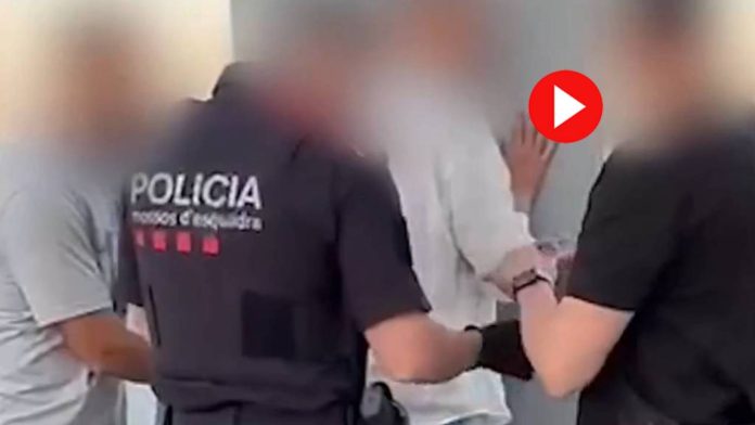 Dos detenidos en Barcelona que usaban gas pimienta para cometer robos violentos Dos detenidos en Barcelona que usaban gas pimienta para cometer robos violentos