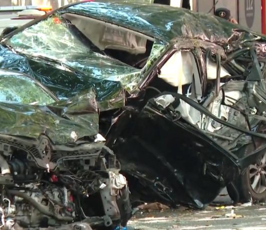 Dos muertos y un herido grave en un accidente de tráfico en Sant Martí Dos muertos y un herido grave en un accidente de tráfico en Sant Martí