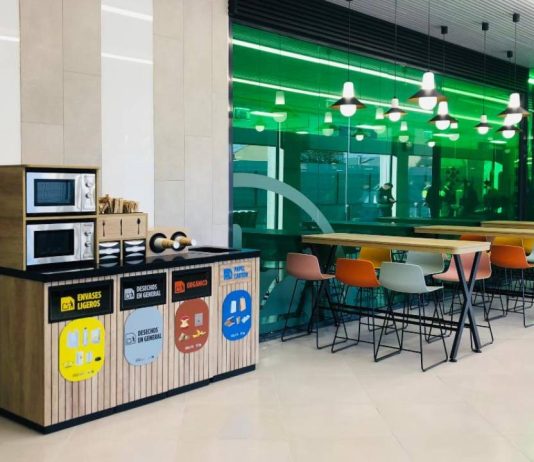El Gremi de Restauració de Barcelona denuncia a los Mercadona por intrusismo comercial El Gremi de Restauració de Barcelona denuncia a los Mercadona por intrusismo comercial