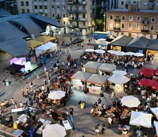 El Petit Mercat de Mercats llena la Barceloneta y reafirma el valor del comercio El Petit Mercat de Mercats llena la Barceloneta y reafirma el valor del comercio