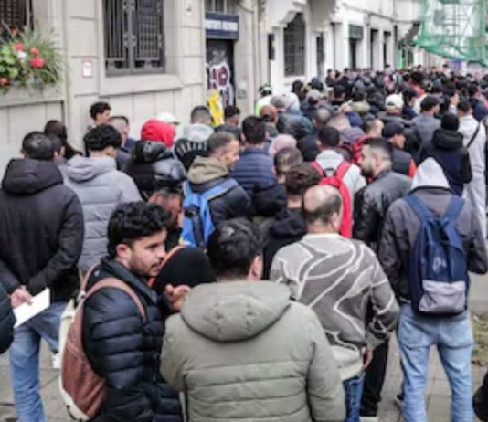 El Supremo abre la puerta a consultar al TJUE por la regularización de migrantes El Supremo abre la puerta a consultar al TJUE por la regularización de migrantes