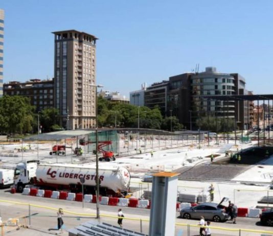 El acceso a la estación de Sants por la plaza de los Països Catalans cerrará durante dos años por obras El acceso a la estación de Sants por la plaza de los Països Catalans cerrará durante dos años por obras