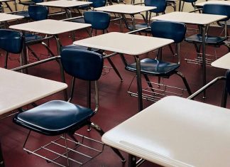 El profesorado tumba el preacuerdo con Educación y mantiene la huelga El profesorado tumba el preacuerdo con Educación y mantiene la huelga