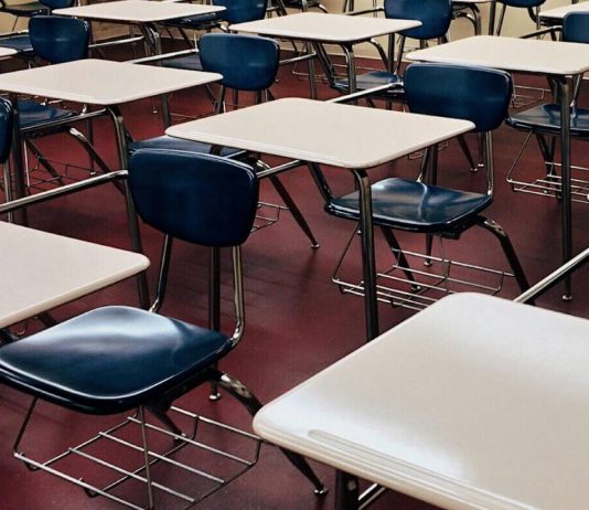 El profesorado tumba el preacuerdo con Educación y mantiene la huelga El profesorado tumba el preacuerdo con Educación y mantiene la huelga