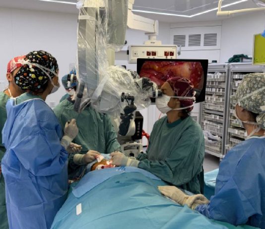 Intervención quirúrgica pionera en Germans Trias para mejorar síntomas del Alzheimer Intervención quirúrgica pionera en Germans Trias para mejorar síntomas del Alzheimer