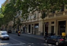 Los Mossos buscan a un hombre por hacer tocamiento a una niña de 13 años Los Mossos buscan a un hombre por hacer tocamiento a una niña de 13 años