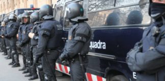Los Mossos vinculan el tiroteo del Born a un enfrentamiento entre bandas de narcotráfico en Barcelona Los Mossos vinculan el tiroteo del Born a un enfrentamiento entre bandas de narcotráfico en Barcelona