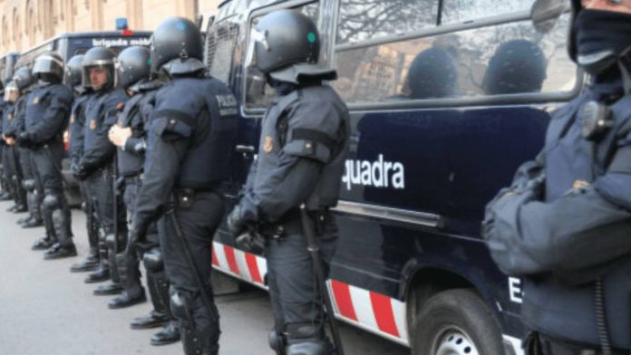 Los Mossos vinculan el tiroteo del Born a un enfrentamiento entre bandas de narcotráfico en Barcelona