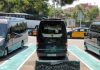 Los vecinos del Park Güell denuncian que la masificación turística sigue colapsando la movilidad Los vecinos del Park Güell denuncian que la masificación turística sigue colapsando la movilidad