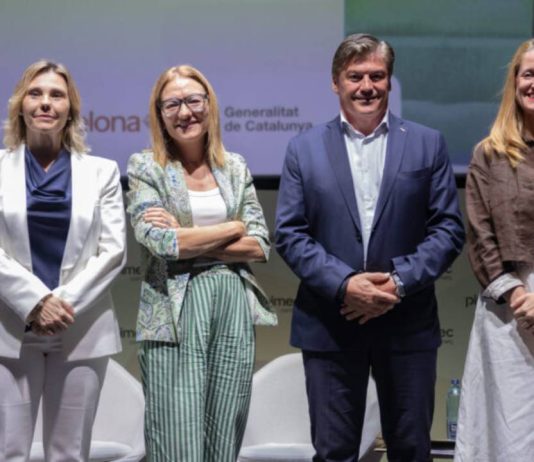 Nadia Quevedo destaca el modelo de Barcelona en la II Cumbre del Comercio en Catalunya Nadia Quevedo destaca el modelo de Barcelona en la II Cumbre del Comercio en Catalunya