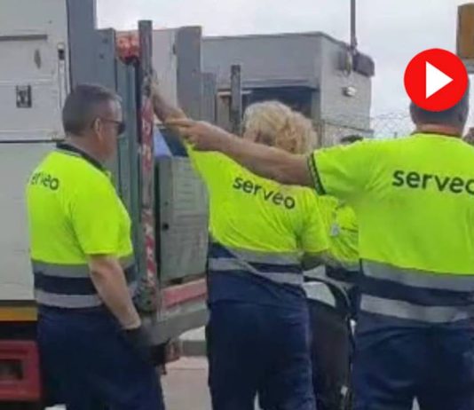 Operativo policial en la T1 del aeropuerto de Barcelona contra la venta ambulante de comida Operativo policial en la T1 del aeropuerto de Barcelona contra la venta ambulante de comida